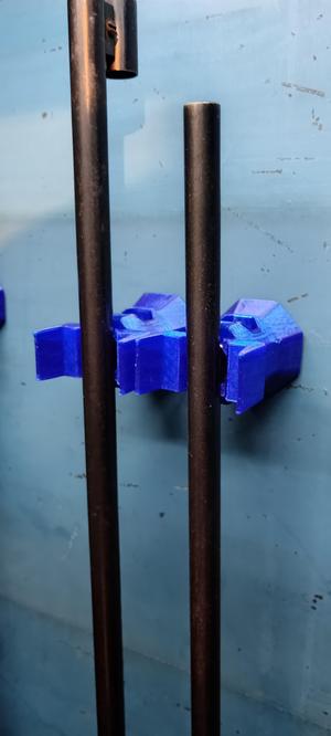 Short multi holder for long rifle, shotgun and assault rifle without optics