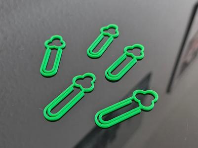 Clover paper clip