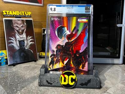 Batman / DC - Damaged Graded Comic Stand
