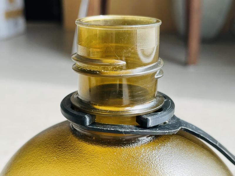 Nalgene Oasis Canteen: Retainer for the Cap Retainer