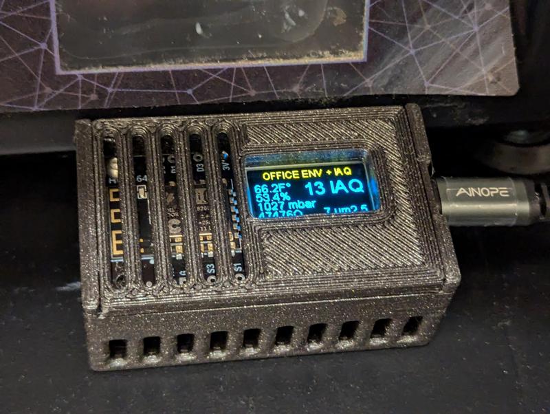 NodeMCU with SSD1306 OLED Case