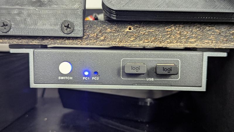 holder for KVM switch (PWAY HDMI, USB KVM)