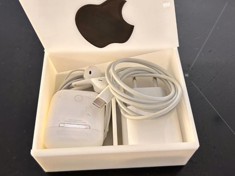 Apple Travel Duo Box - Wall Charge & Air Pods Case