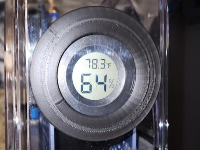 Magnetic hygrometer mount