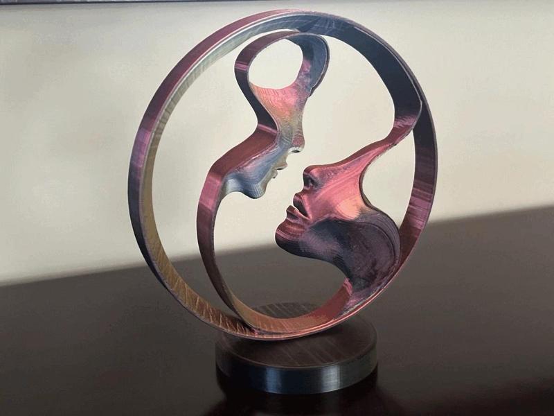 Lovers Kiss Statuette