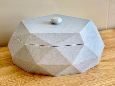 Low Poly bowl with lid