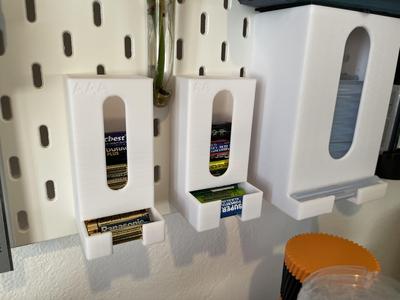 AA and AAA battery dispenser