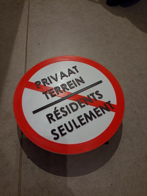 Forbidden Sign - Residents Only / Privaat Terrein / Residents Seulement