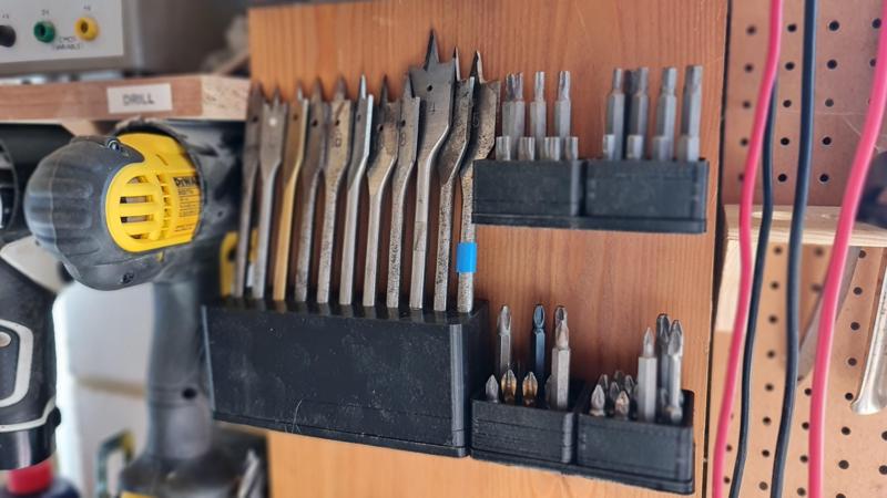 Gridfinity 3×1 Spade Bit HolderV2.stl