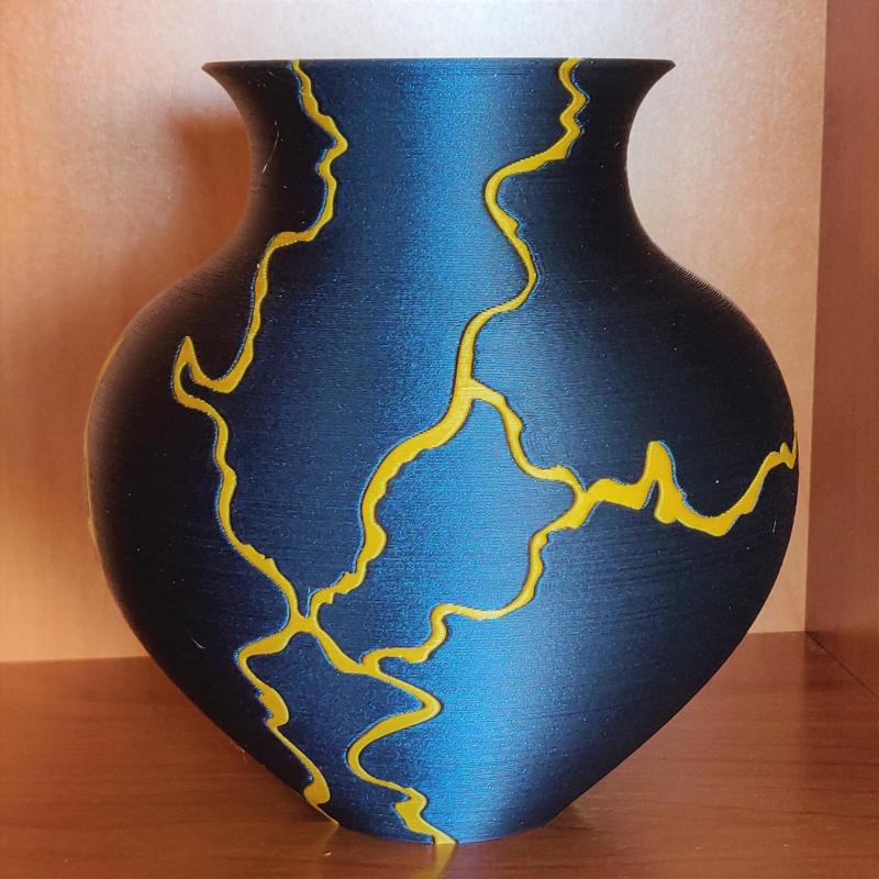 Kintsugi vase - MMU