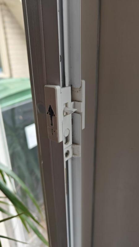praxis Seiki musquito insect screen hook