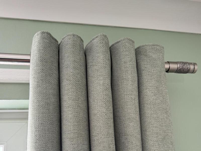Curtain Spacer