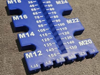 Bolt Sorter M12-M24 with thread pitch gauges