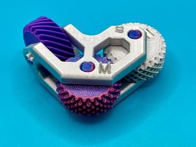 Helical tri-gear fidget