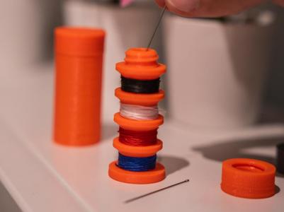 Portable Mini Sewing Kit – Travel Gadget