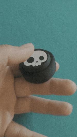 Cute skull clicker