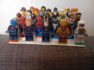 minifigures suport