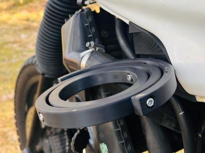Self stabilizing coffee holder for your motorcycle