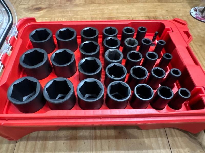 Milwaukee 1/2" 29PC Deep METRIC Socket Packout Ins