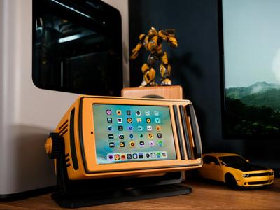 iPad Dock - Lumon Cybedeck