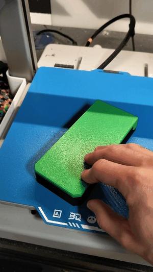 Tap set with self-adjusting insert