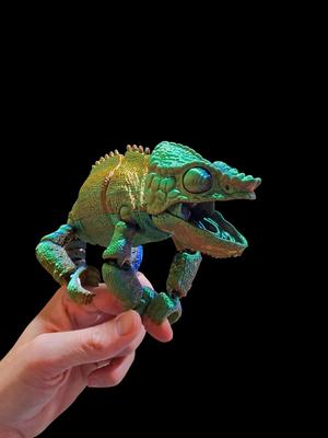 Panther Chameleon - Articulated Lizard with Tree Stand