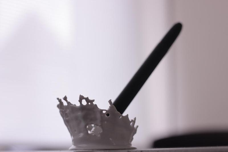 Splashing Pen holder