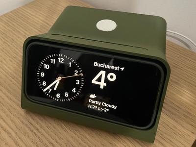 iPhone Dock 12-15 w/case and Apple Watch Charger 