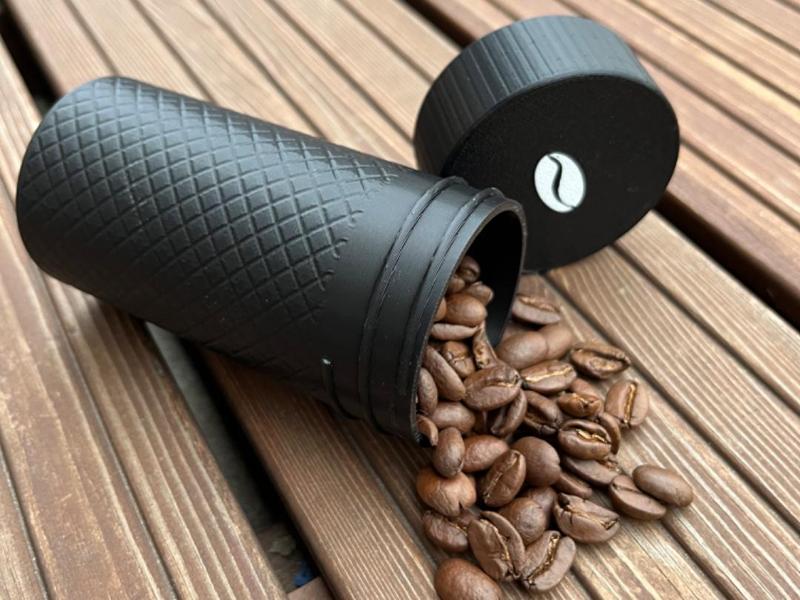 Coffee holder for aeropress