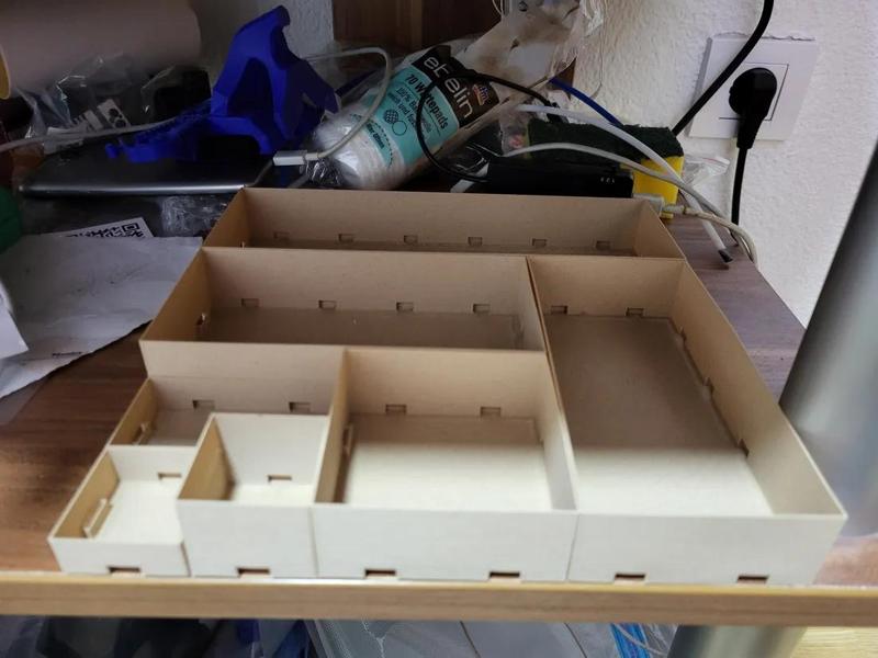 Interlocking container vase mode   