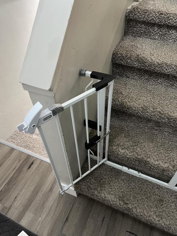Regalo Easy Step Baby Gate Hold Open