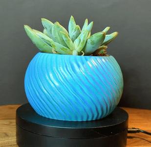 Wavy Plant Pot