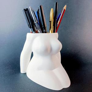 OLA- SITTING WOMAN PEN HOLDER / VASE