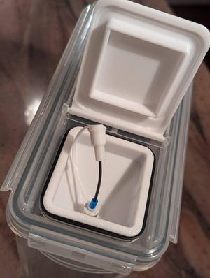 Custom filament port and lid for drybox based on "Plastic House" container. no support required