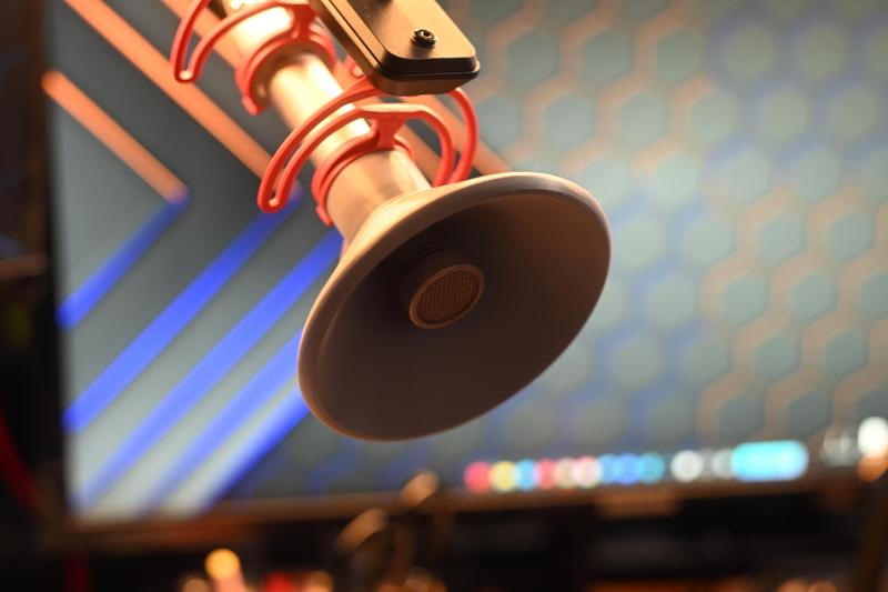 Audio shield for an Oktava MK-012 microphone