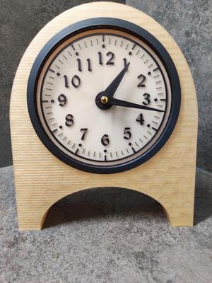 Standing table clock - very modern look - NO SUPPORTS - four variants of dials
