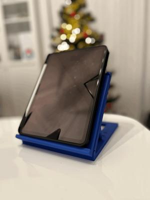 Universal Laptop/Tablet stand