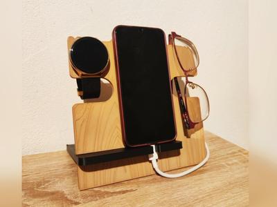 Organizer with wooden structure