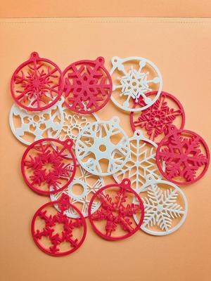 CHRISTMAS SNOW FLAKES - SET OF 14 WITH COMMERCIAL LICENSE