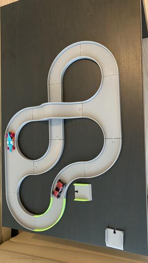 Hot Wheels customizable track extension