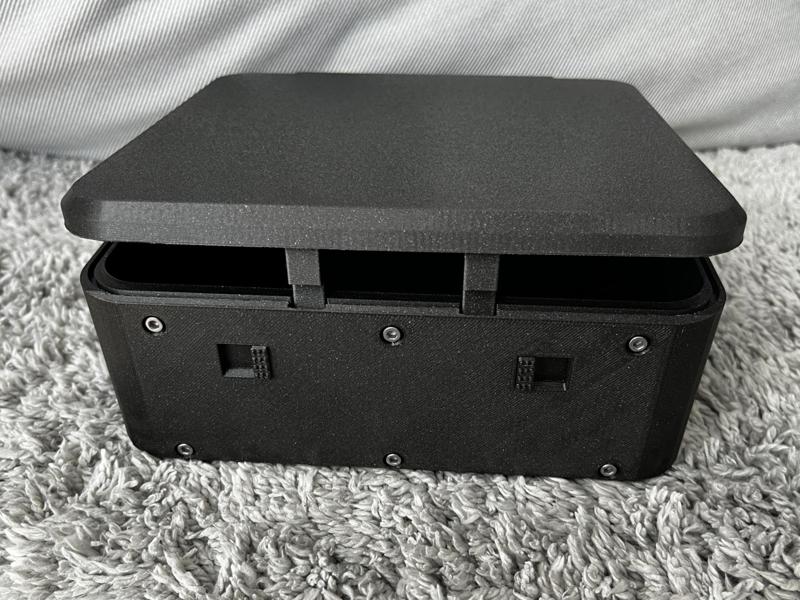 Push-to-Close box