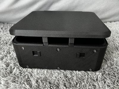 Push-to-Close box
