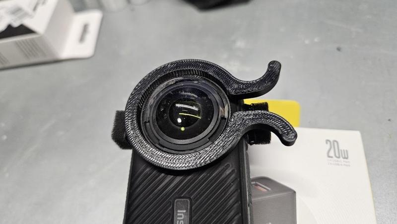 Insta360 X4 Lens Guard Remover