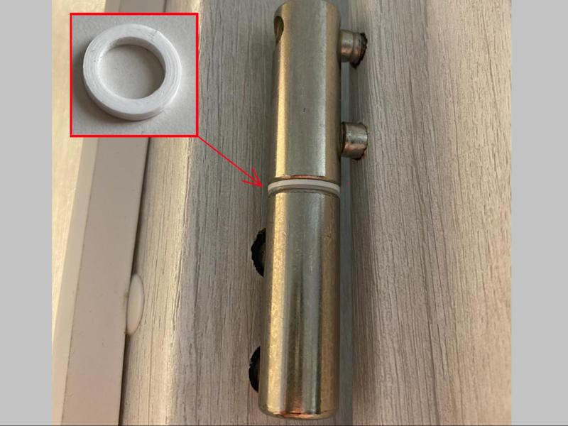 Door hinge pad