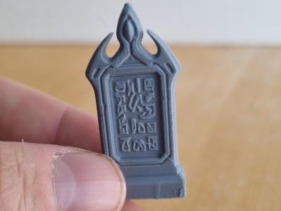 Alien Rune Stele – Tabletop Prop & Decor Diorama