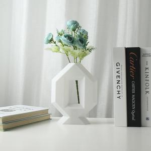 The Zero Low Poly Vase STL 3D Print File, Home Decor Vase for Plants and Flowers With Secret Slot