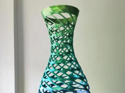 Yingchun - Openwork Vase