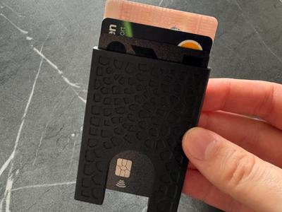Slim lightweight wallet