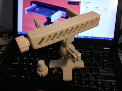 Fully printable PCB vise without glue or screw.