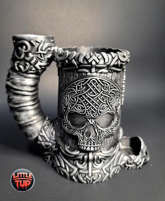CELTIC SKULL CAN COZY DICE TOWER